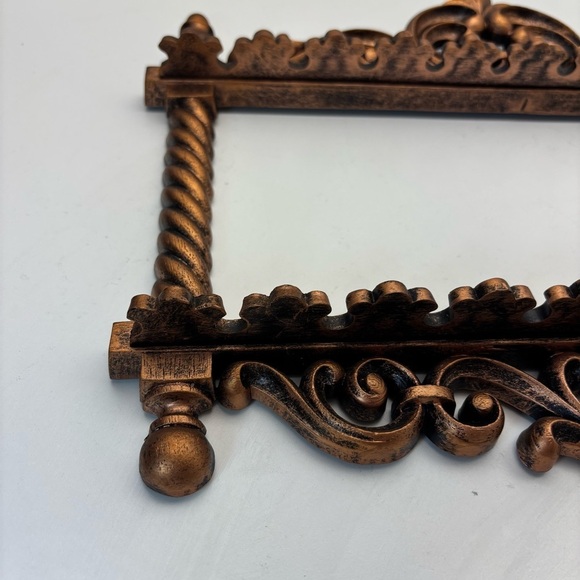 1970s ornate Dart Ind Coppercraft Guild resin spoon holder or jewelry display - Picture 9 of 10